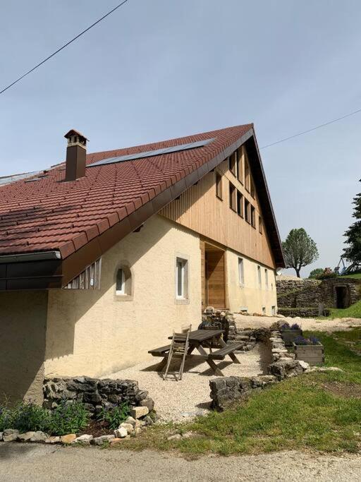Ancienne Ferme Comtoise 4 Etoiles, 11 Personnes Lac St-Point/Mont D'Or Montperreux Exteriör bild